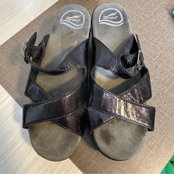 Dansko Sela Clogs 38 US 7.5-8 Patent Leather Strappy Slip On Comfort - Picture 8 of 11